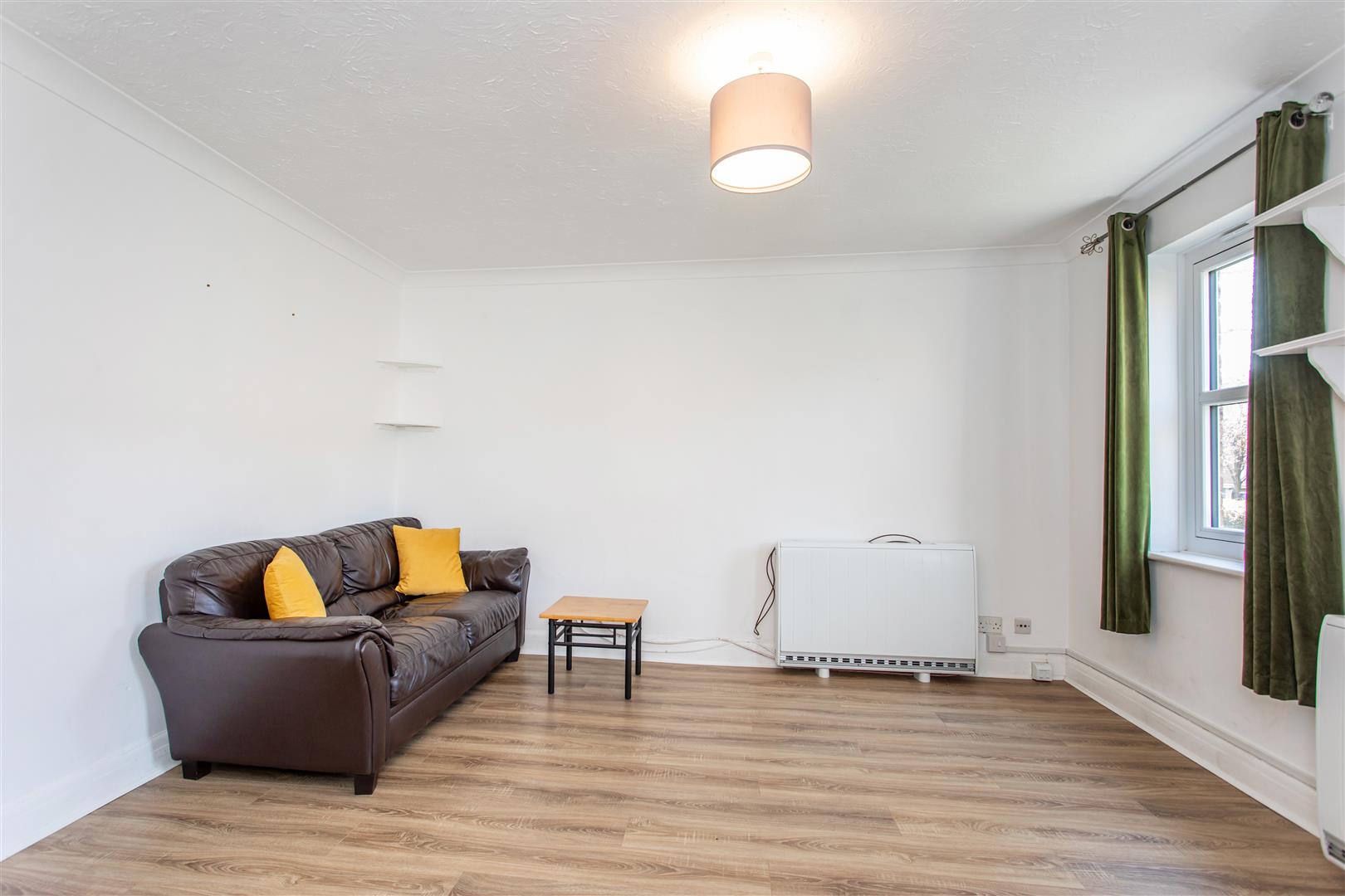 1 bed property in Beatrice House, Stepney Green